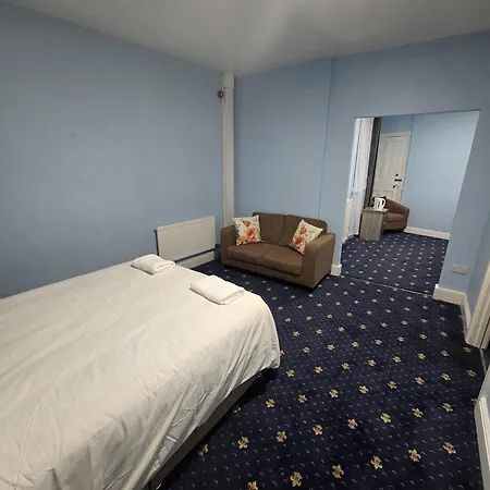 Maqs Bistro Szálloda *